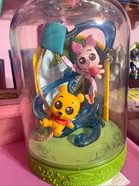 Disney doorables Winnie the Pooh and Piglet Dome Figurine